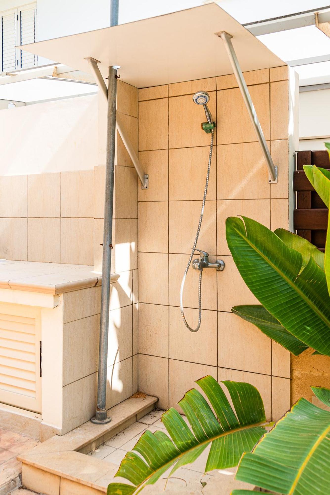 פרבוליה Villa Venus By Ezoria Villas מראה חיצוני תמונה
