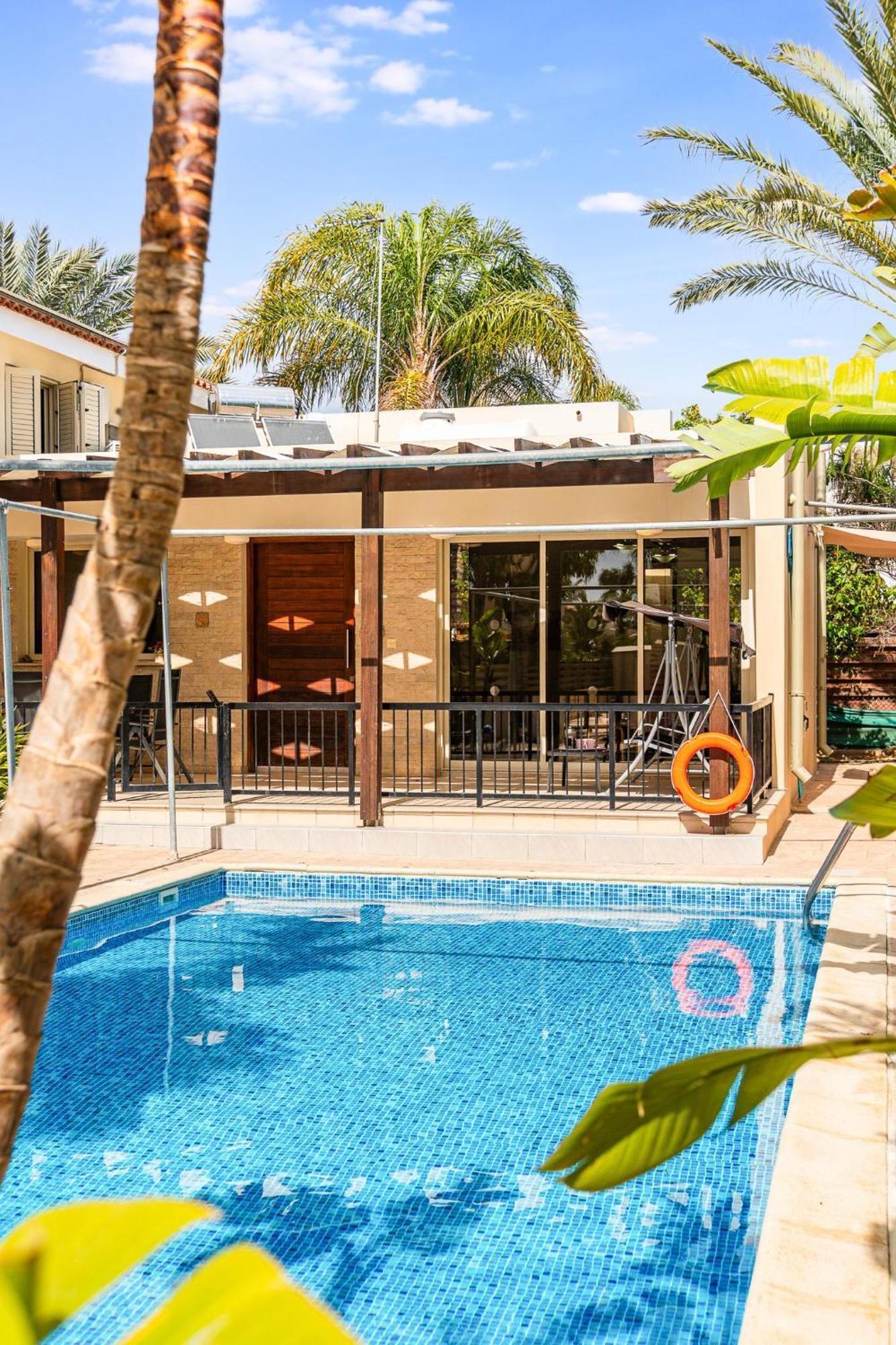 פרבוליה Villa Venus By Ezoria Villas מראה חיצוני תמונה