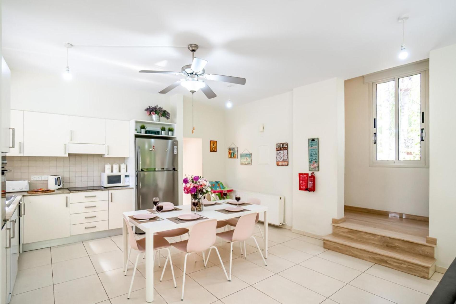פרבוליה Villa Venus By Ezoria Villas מראה חיצוני תמונה